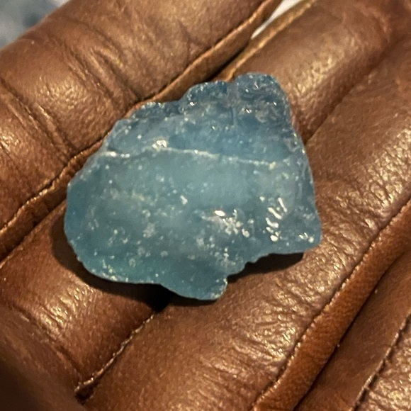 Raw Aquamarine chunk - Picture 3 of 6